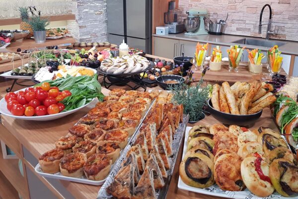 מגשי אירוח לשבועות