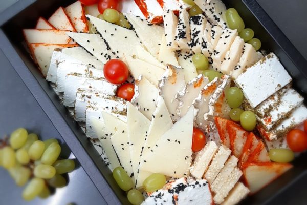 מגשי גבינות לאירוח